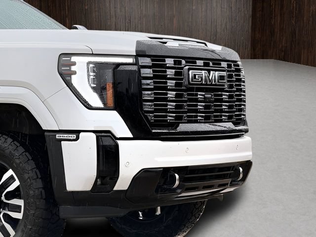 Used 2025 GMC Sierra 3500 Denali Ultimate AWD/4WD image 8
