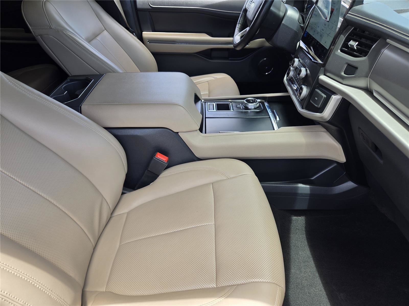 Certified 2023 Ford Expedition XLT RWD image 13