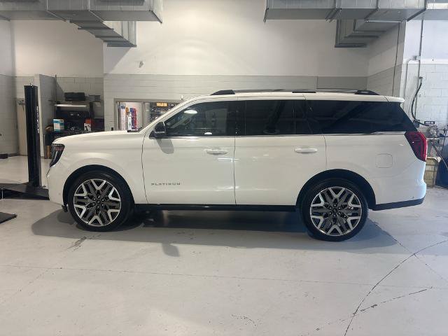 Certified 2025 Ford Expedition Platinum w/ Platinum Ultimate Package AWD/4WD image 8