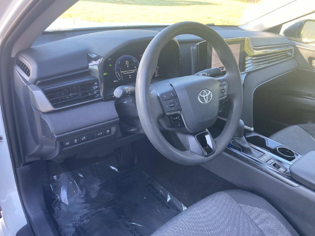 Used 2025 Toyota Camry LE FWD image 22