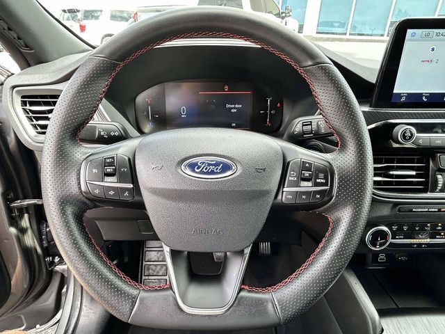 Certified 2025 Ford Escape ST-Line FWD image 29