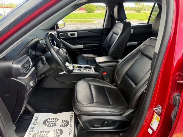 Certified 2022 Ford Explorer XLT w/ Equipment Group 202A AWD/4WD image 13