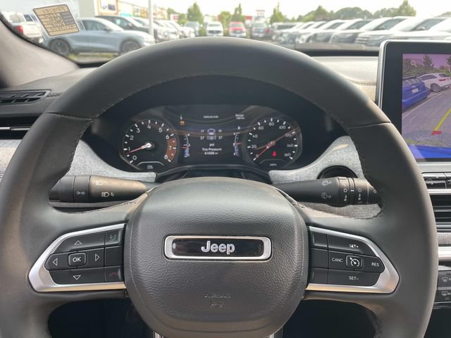 Used 2024 Jeep Compass Latitude AWD/4WD image 33