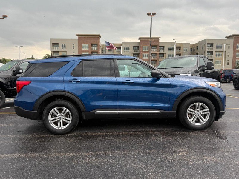 Certified 2023 Ford Explorer XLT w/ Class IV Trailer Tow Package AWD/4WD image 2