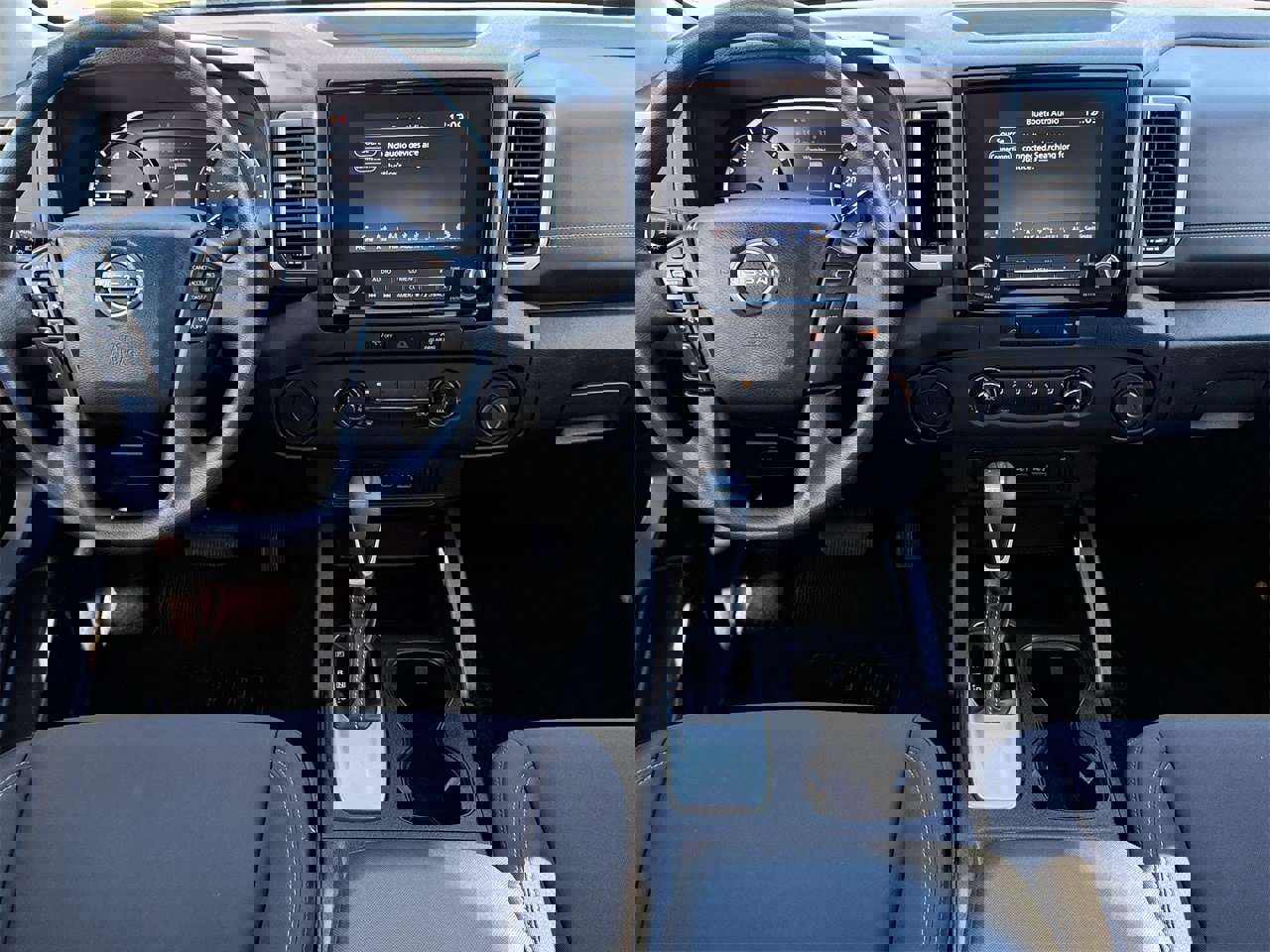 Used 2024 Nissan Frontier SV image 11