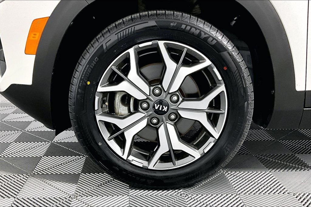Used 2021 Kia Seltos EX AWD/4WD image 8