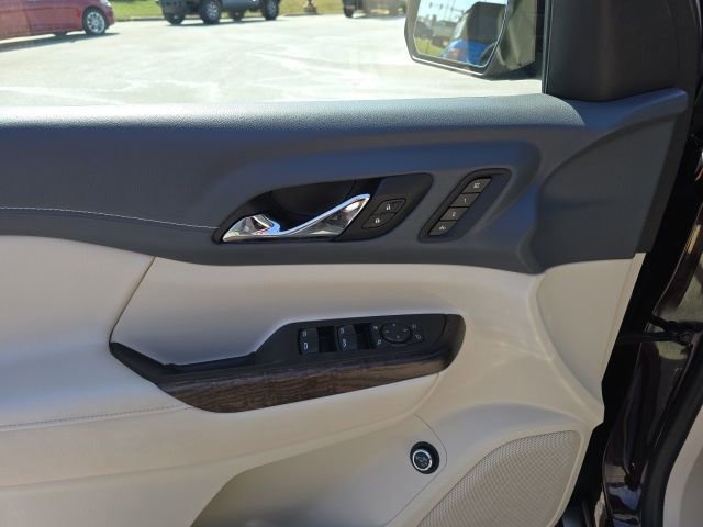 Used 2021 GMC Acadia Denali w/ Denali Ultimate Package image 12