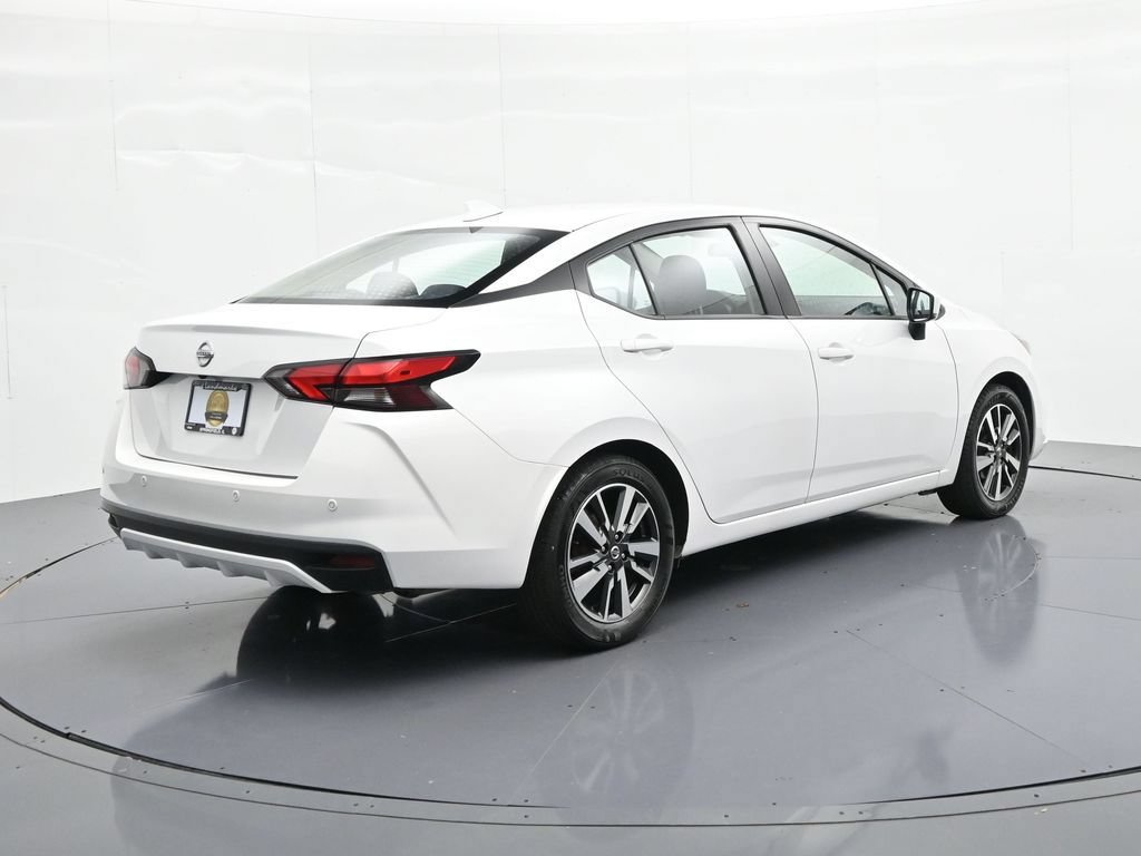 Used 2022 Nissan Versa SV FWD image 6