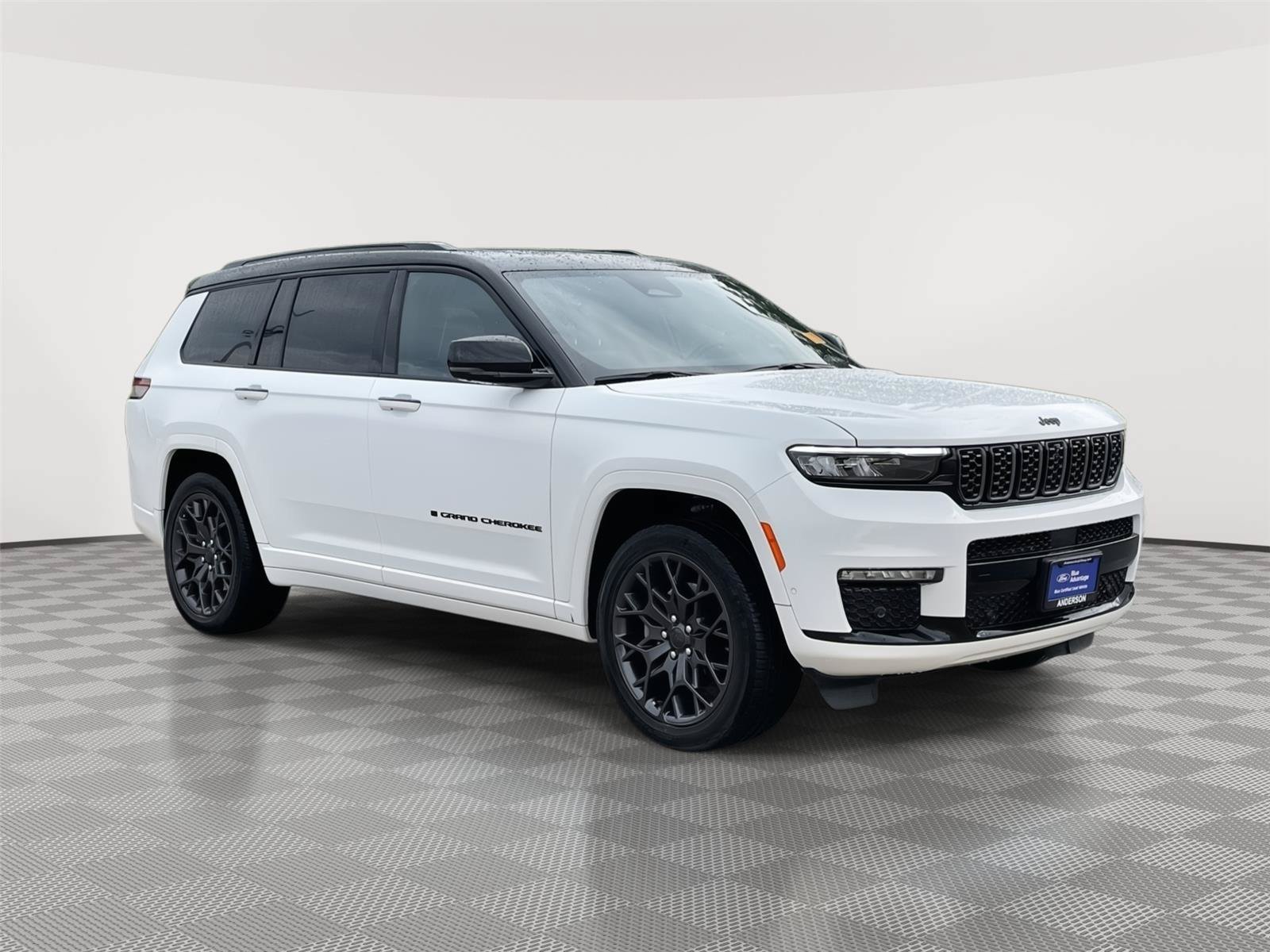 Used 2025 Jeep Grand Cherokee L Summit w/ Advanced Protech Group IV AWD/4WD image 5