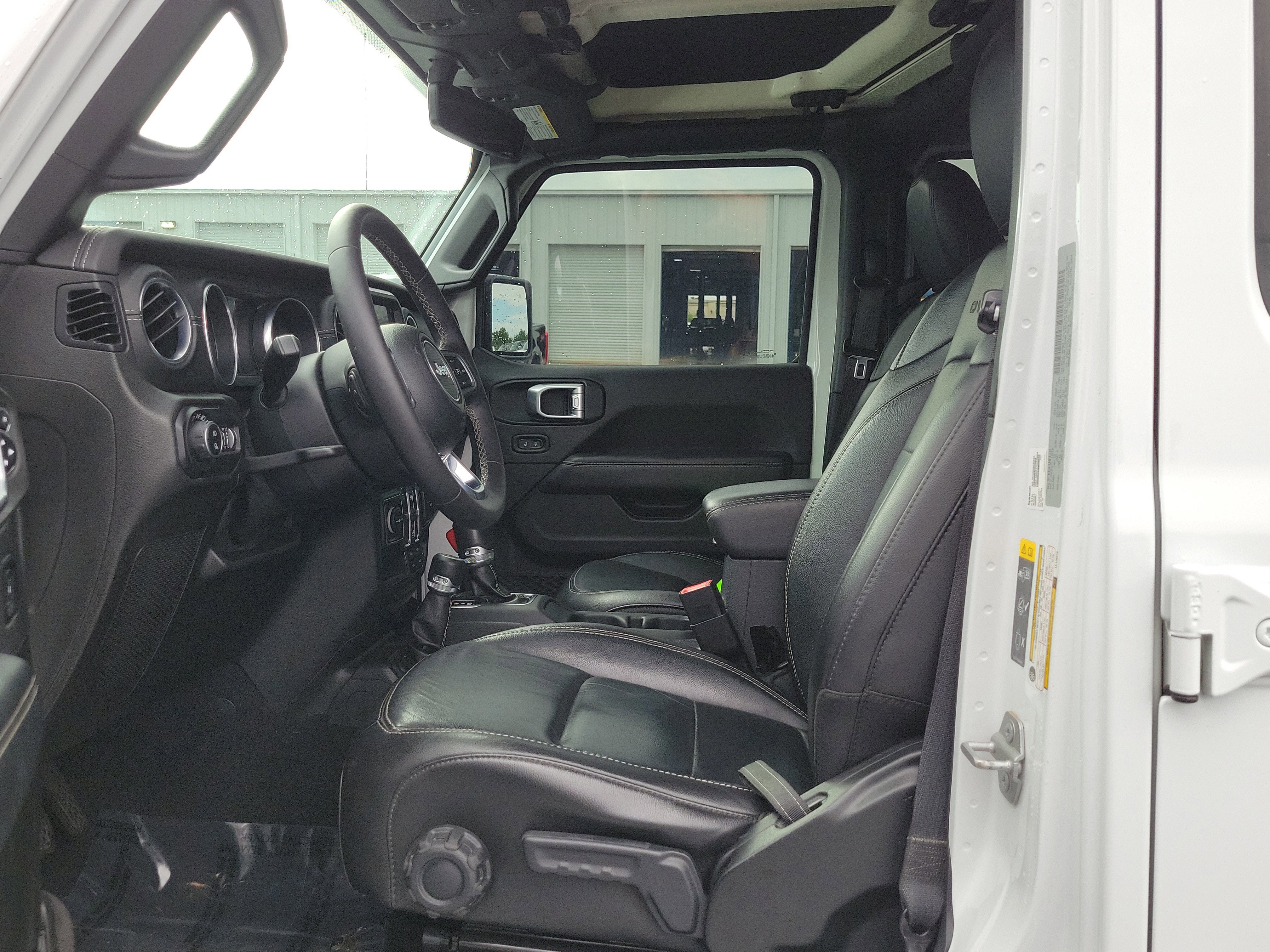 Used 2020 Jeep Gladiator Overland image 21