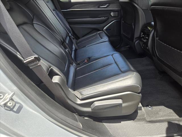 Used 2022 Jeep Grand Cherokee L Overland RWD image 17
