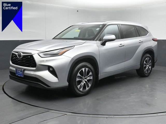 Used 2021 Toyota Highlander XLE AWD/4WD image 1