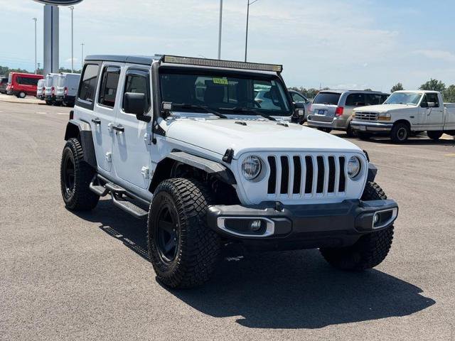 Used 2019 Jeep Wrangler Unlimited Sahara AWD/4WD image 3