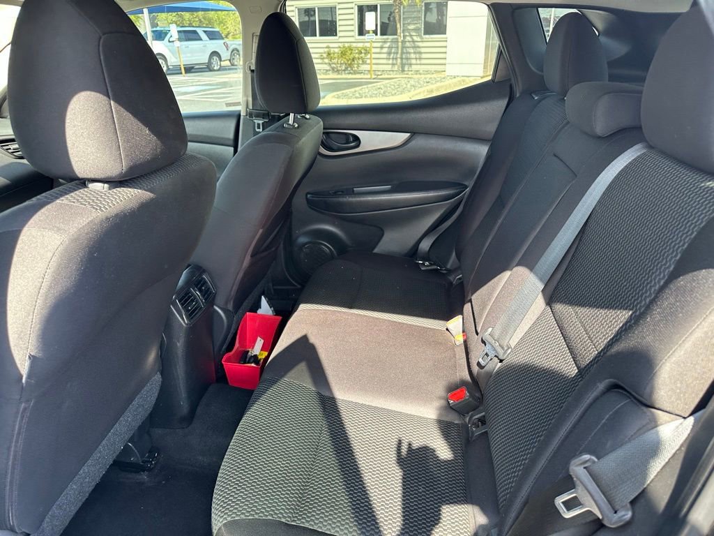 Used 2020 Nissan Rogue Sport S image 16