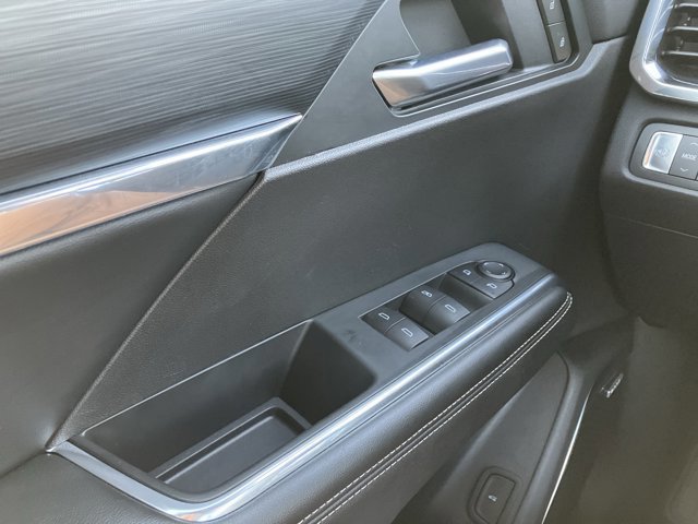 Used 2025 GMC Acadia Elevation image 29