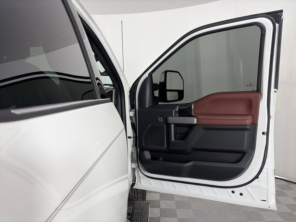 Certified 2022 Ford F350 Platinum image 31