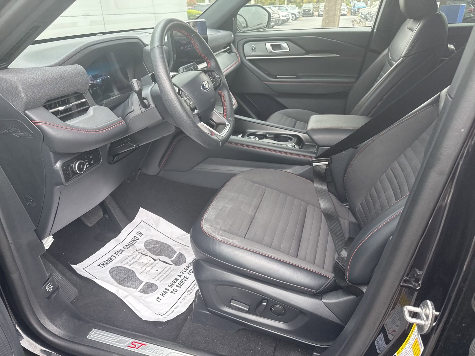 Certified 2025 Ford Explorer ST-Line image 13