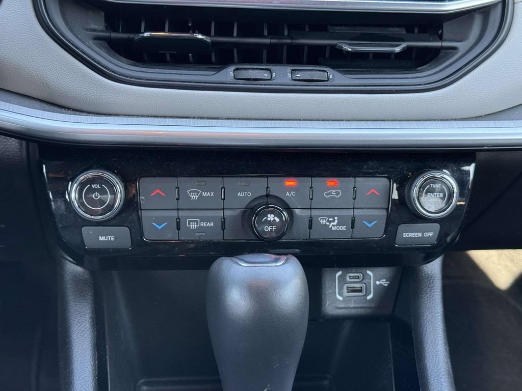 Used 2025 Jeep Compass Limited AWD/4WD image 5