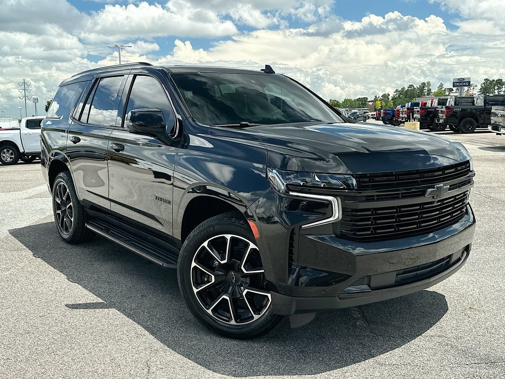 Used 2024 Chevrolet Tahoe RST w/ Luxury Package RWD image 2