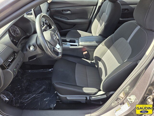 Used 2025 Nissan Sentra SV w/ All-Weather Package FWD image 11