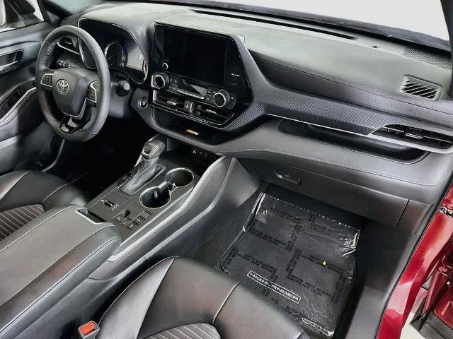 Used 2023 Toyota Highlander XSE FWD image 34