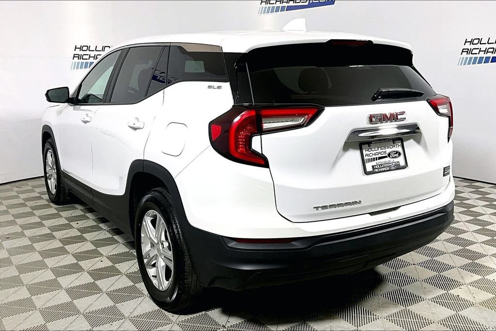 Used 2024 GMC Terrain SLE FWD image 8