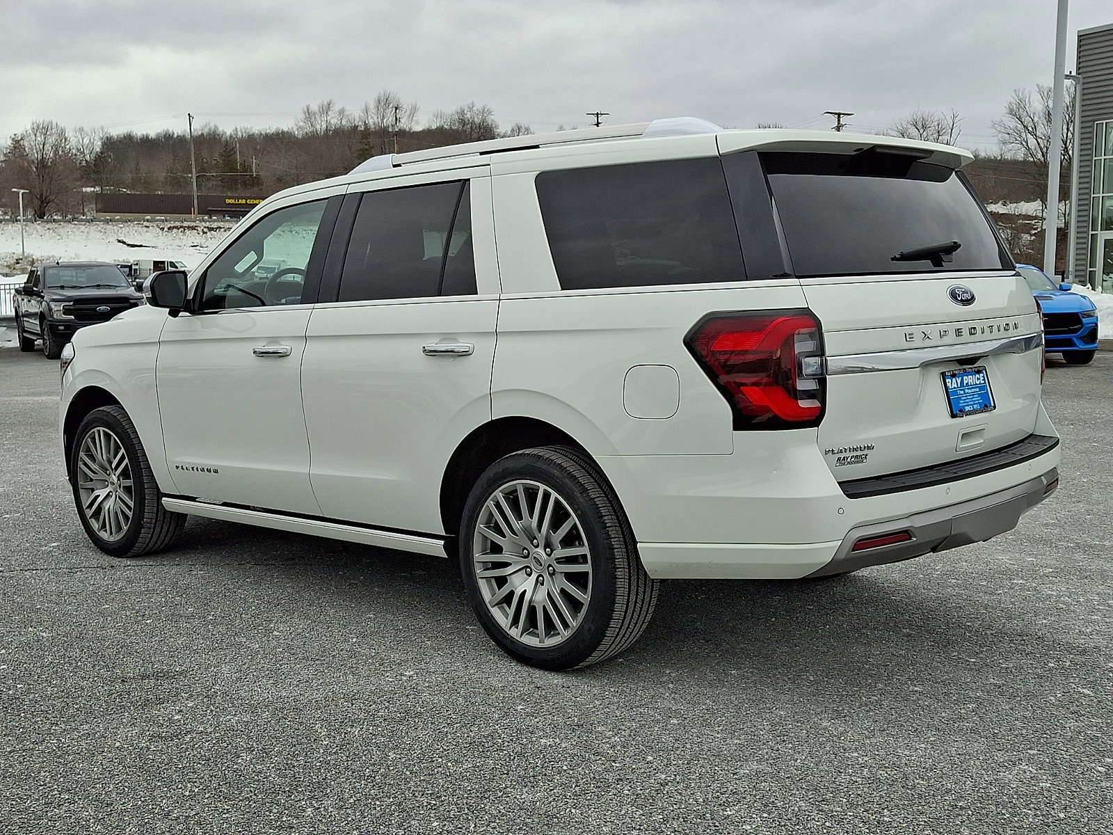 Certified 2023 Ford Expedition Platinum image 2