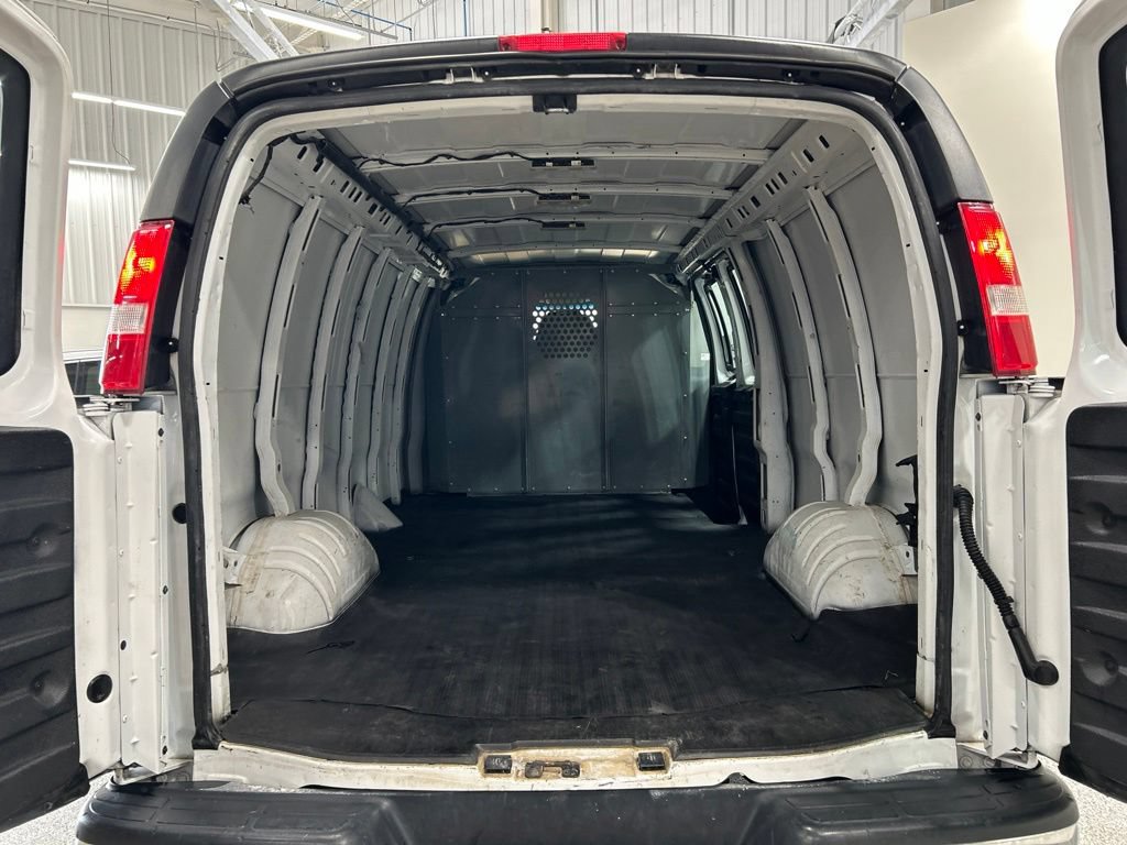 Used 2020 Chevrolet Express 2500 Extended w/ Enhanced Convenience Package RWD image 18