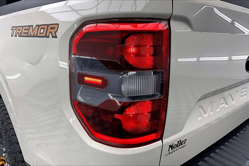 Certified 2025 Ford Maverick Tremor AWD/4WD image 31