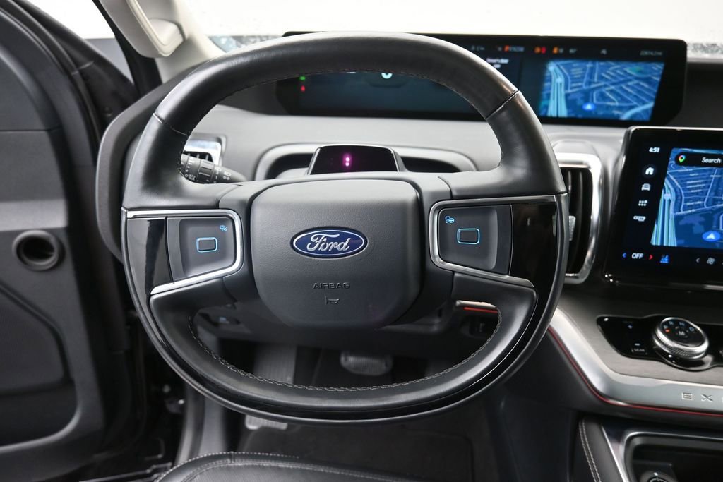 Certified 2025 Ford Expedition Platinum AWD/4WD image 7