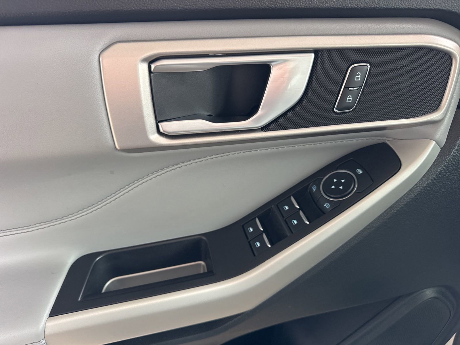 Certified 2023 Ford Explorer XLT w/ Equipment Group 202A image 27