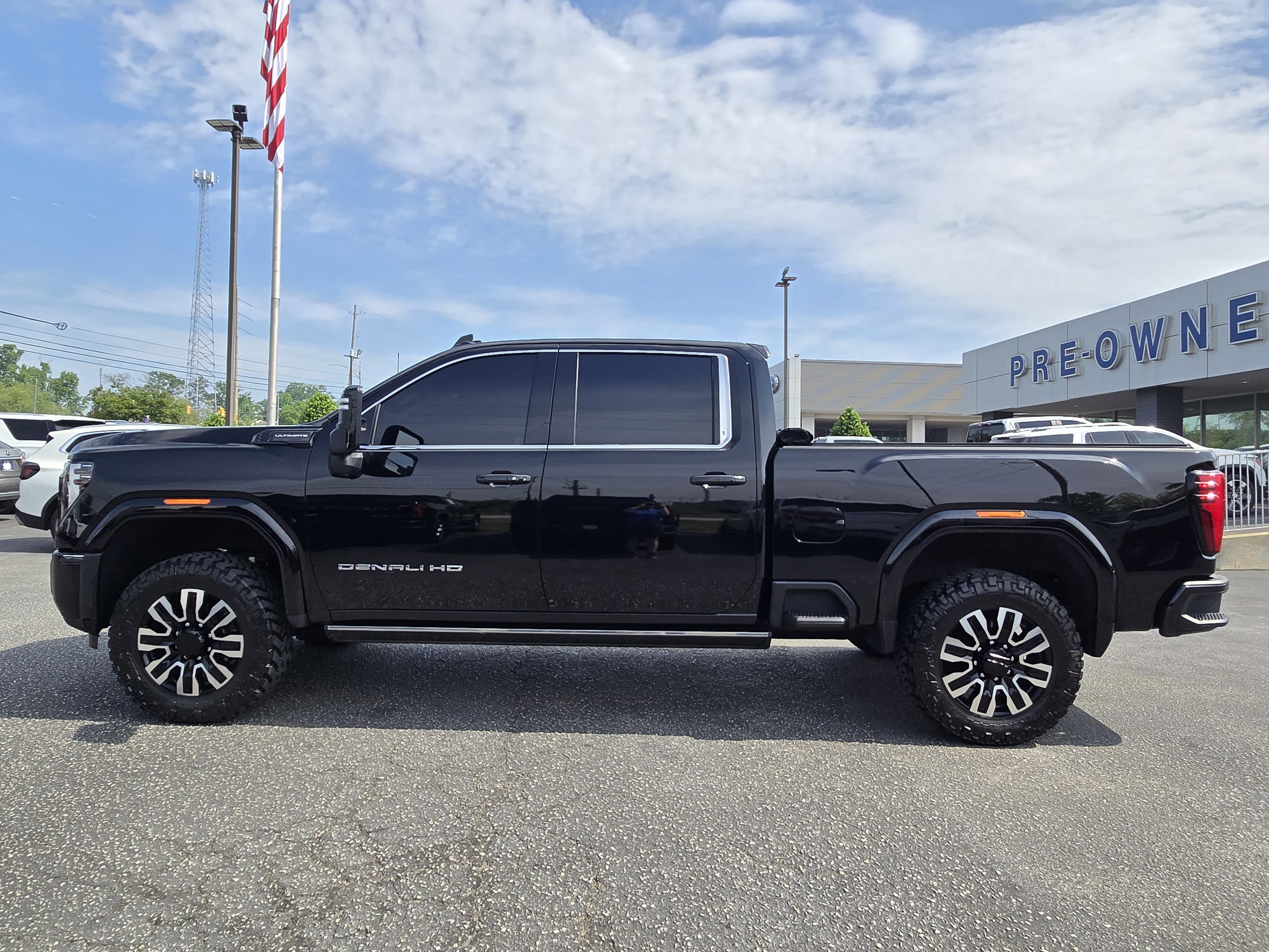 Used 2024 GMC Sierra 2500 Denali Ultimate w/ Max Trailering Package AWD/4WD image 13