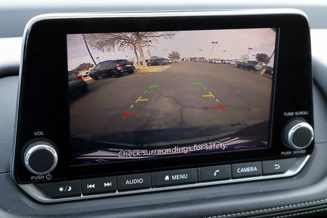 Used 2024 Nissan Rogue SV image 5