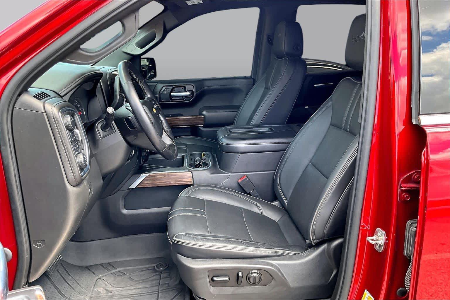 Used 2021 Chevrolet Silverado 1500 High Country w/ Technology Package AWD/4WD image 8