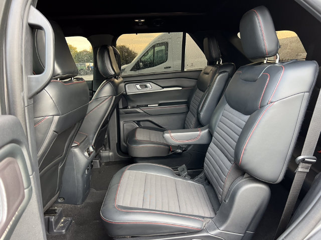 Certified 2025 Ford Explorer ST-Line w/ Premium Package AWD/4WD image 5
