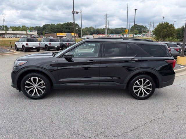 Certified 2025 Ford Explorer ST-Line AWD/4WD image 5