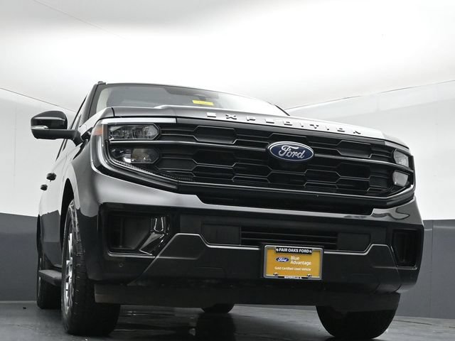 Certified 2025 Ford Expedition Active AWD/4WD image 38