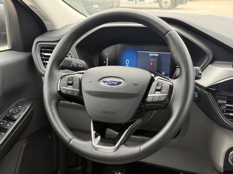 Certified 2023 Ford Escape Active AWD/4WD image 17