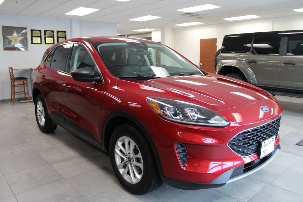 Certified 2022 Ford Escape SE w/ Convenience Package AWD/4WD image 3
