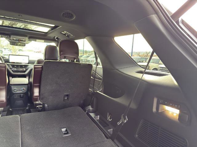 Certified 2025 Ford Explorer Platinum w/ LUX Leather Package image 9