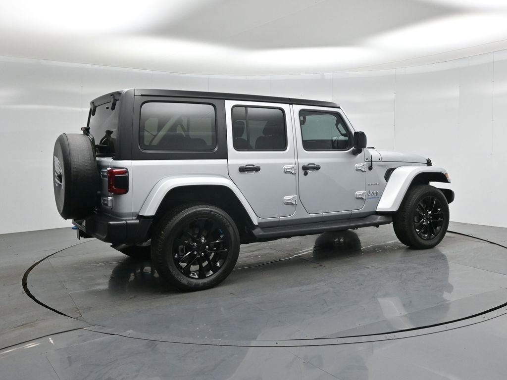 Used 2023 Jeep Wrangler Unlimited Sahara image 25