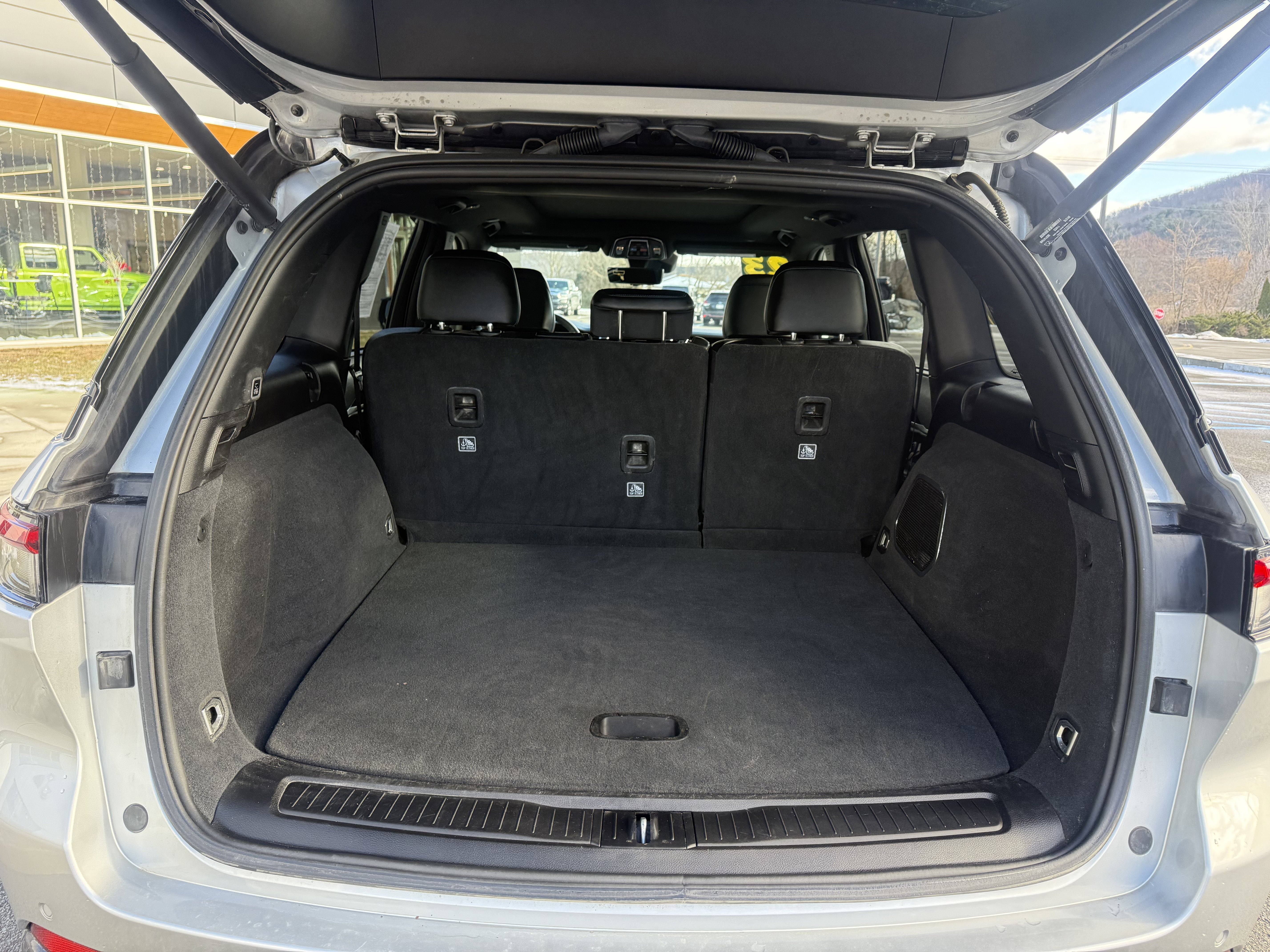 Used 2023 Jeep Grand Cherokee Trailhawk w/ Luxury Tech Group III image 9