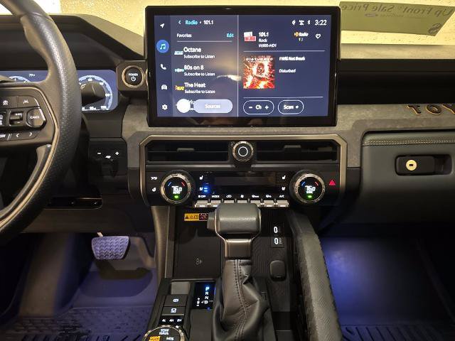Used 2025 Toyota 4Runner Trailhunter AWD/4WD image 19
