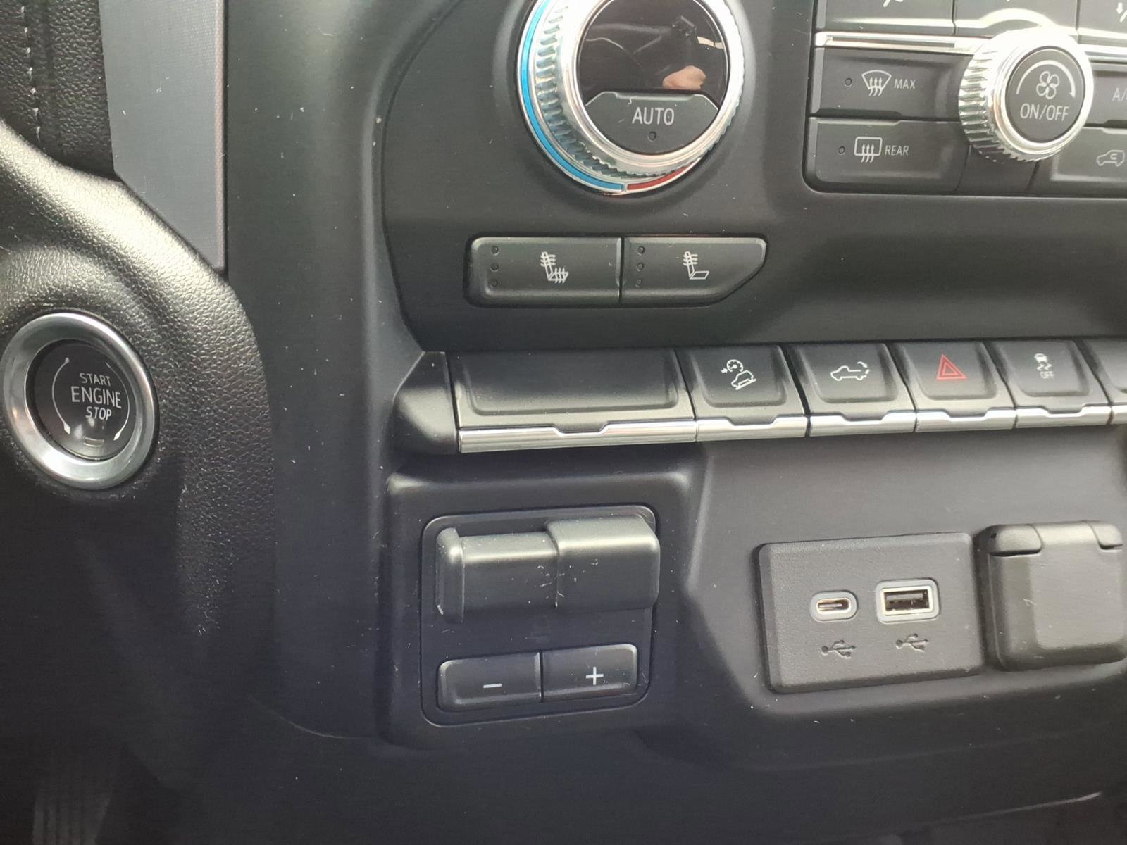 Used 2020 GMC Sierra 2500 SLE w/ SLE Value Package; image 17