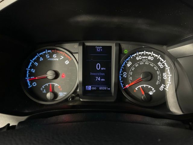 Used 2018 Toyota Tacoma SR image 24