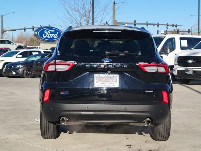 Certified 2025 Ford Escape ST-Line Select w/ Tech Pack #2 AWD/4WD image 2