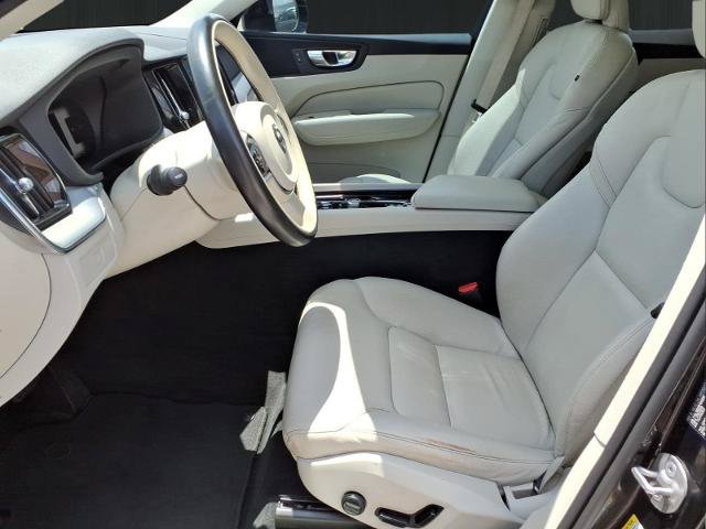 Used 2023 Volvo XC60 B5 Core FWD image 17