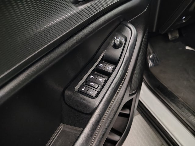 Used 2023 Jeep Grand Cherokee L Laredo AWD/4WD image 23