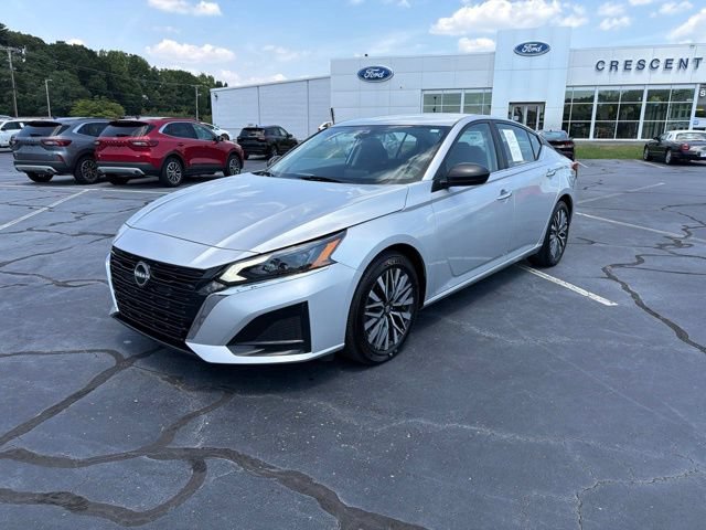 Used 2025 Nissan Altima 2.5 SV FWD image 3