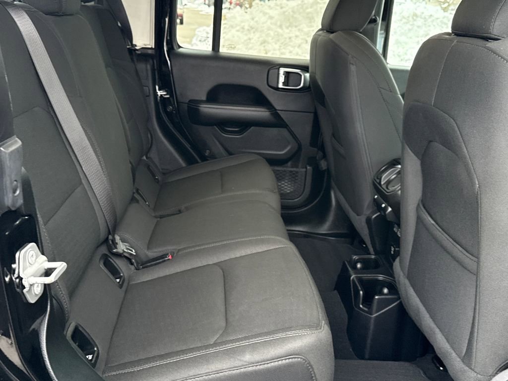 Used 2020 Jeep Gladiator Overland image 9